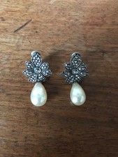 Boucles d'oreille clips en argent massif, marcassites et perles vintage