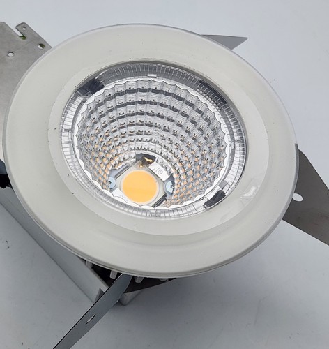Spot fixe blanc complet - spot,
