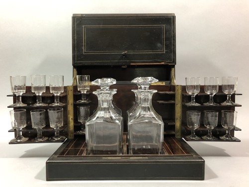 Ancienne cave liqueur - À,