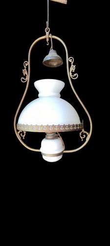Lustre sur lampe petrole - lustre, a