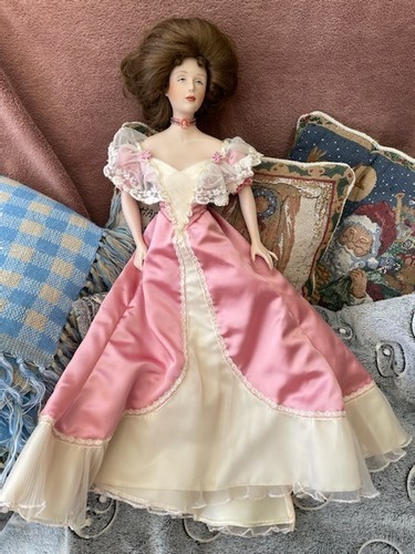 Poupée porcelaine laura - en,