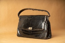 sac à main cuir croco noir