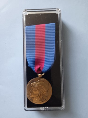 Medaille services militaires - medaille,