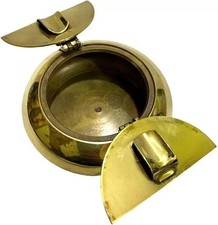 Ancien cendrier en laiton fait