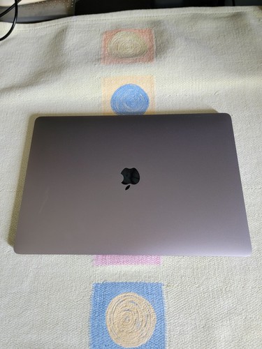 Macbook pro a1707 2016 - 15,