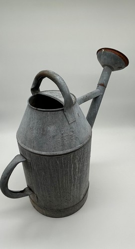 Ancien arrosoir metal - en,