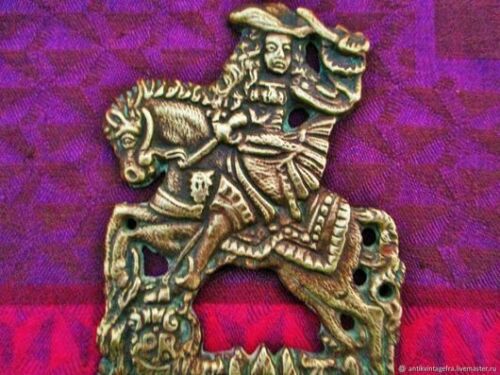Porte clef ancien - louis, xiv