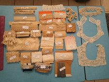 Important lot de dentelles