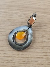 Boucle d’oreille orpheline