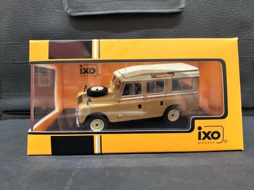 Ixo clc376n land rover - 1/43,