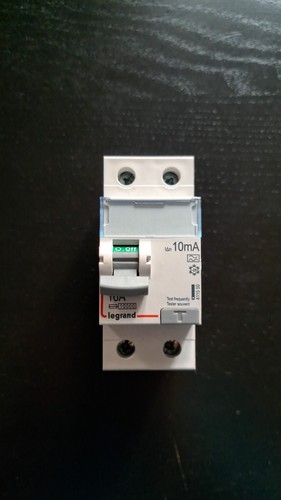 Disjoncteur différentiel - ⚡,