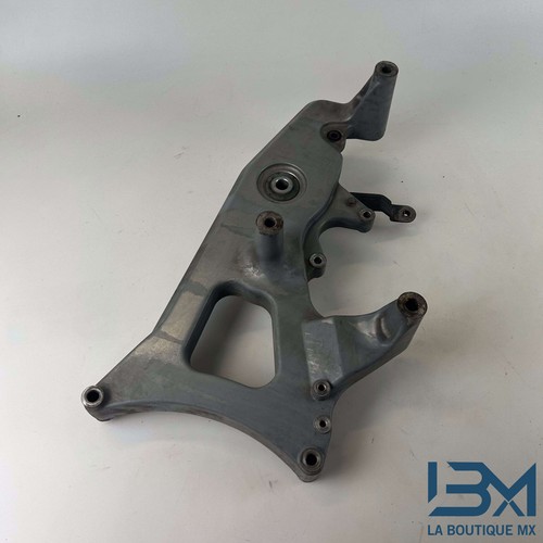 Support échappement 125 xmax - échappement,