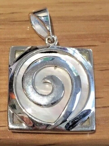 Pendentif nacre blanc - nacre,