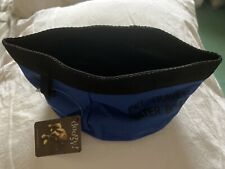 GAMELLE BLEUE  AVEC PATTES DE