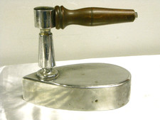 🇫🇷 ANCIEN FER A REPASSER