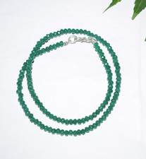 Collier de Noël en jade fait