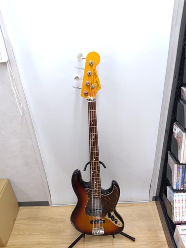 Guitare basse électrique
