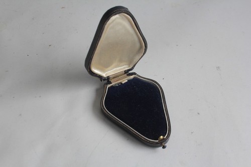 Ancien écrin bijoux - à,