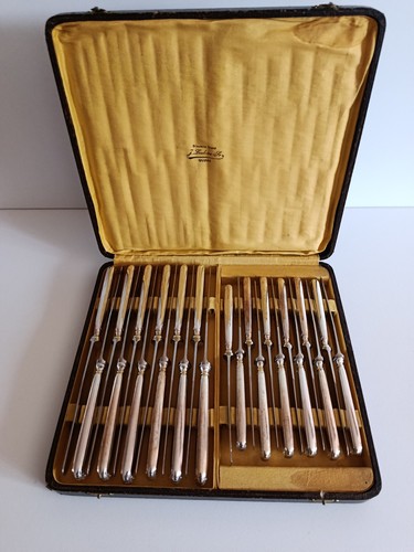 Ancien service couteaux - 24,