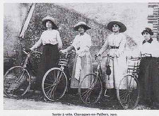 1997 -- CHAVAGNES EN PAILLERS BIKE RELEASE IN 1910 3B098