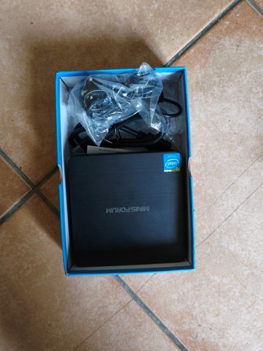Minis forum z83 - -f, neuf
