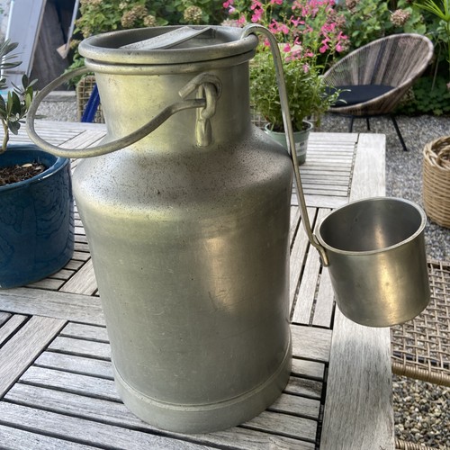 Ancien grand pot - lait, de