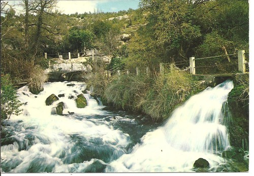 Fontaine eveque vue - fontaine, l'eveque