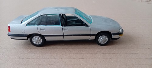 Gama opel senator - senator, gris