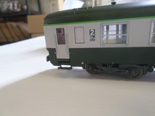 1 VOITURE VOYAGEUR DEV AO 2°CL LIVREE VERTE GRISE LOGo " Encadré" SNCF hj4181-1