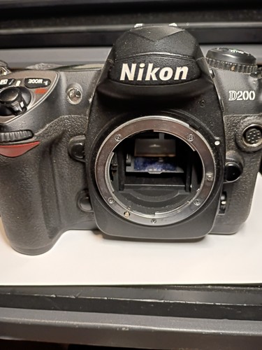 Nikon d200 digital camera - d200,