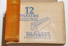 12 Boîtes de  rangement ou