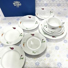 Ensemble/assiette de 9