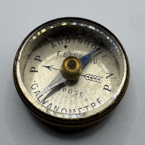 Petite boussole ancienne - petite,