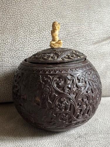Boite ancienne noix coco - boite,
