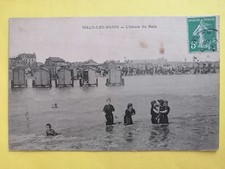 Old postcard DUNKERQUE MALO les BAINS written in 1909 The HEURE du BAIN bathing caravans