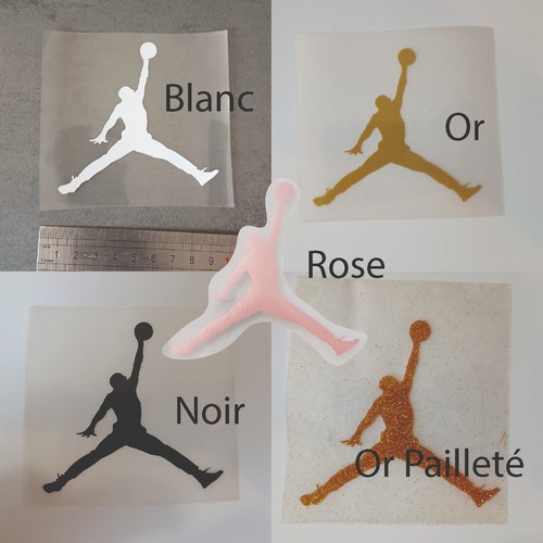 Forme silhouette basket pour