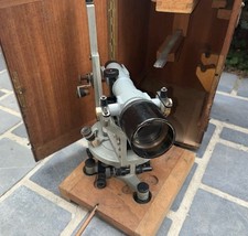 Tachéomètre autoréducteur