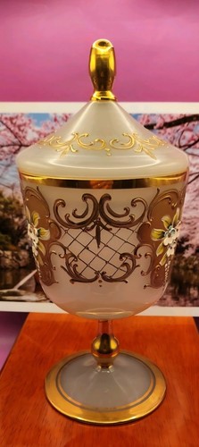 Vase couvert décoratif - , en