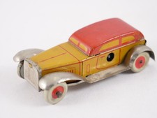 Voiture avec moteur à clé en