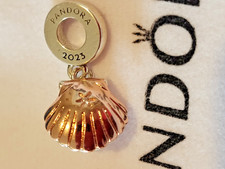 charm Pandora 2023 argent 925 perle et métal doré poinçon PANDORA