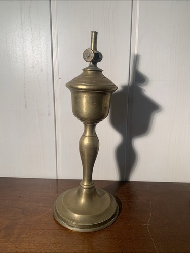 Ancienne lampe pétrole - ancienne, a