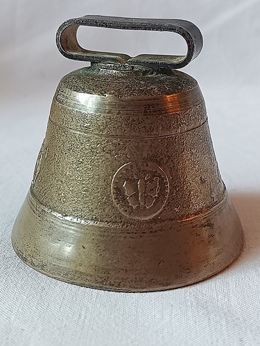 Cloche ancienne bronze