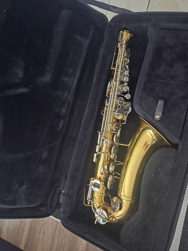 Bundy tenor saxophone - i,
