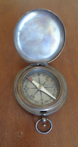 Ancienne boussole cuivre - ancienne,