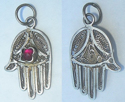 Ancien pendentif main - ancien,