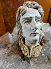 PIPE   EN TERRE CUITE SCULPTEE