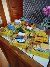 15 CAMIONS PUBLICITAIRES CORGI