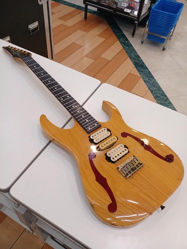 Guitare électrique ibanez - guitare,