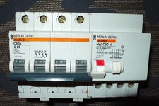 DISJONCTEUR DIFFERENTIEL TETRA