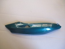 Cache latéral droit pour